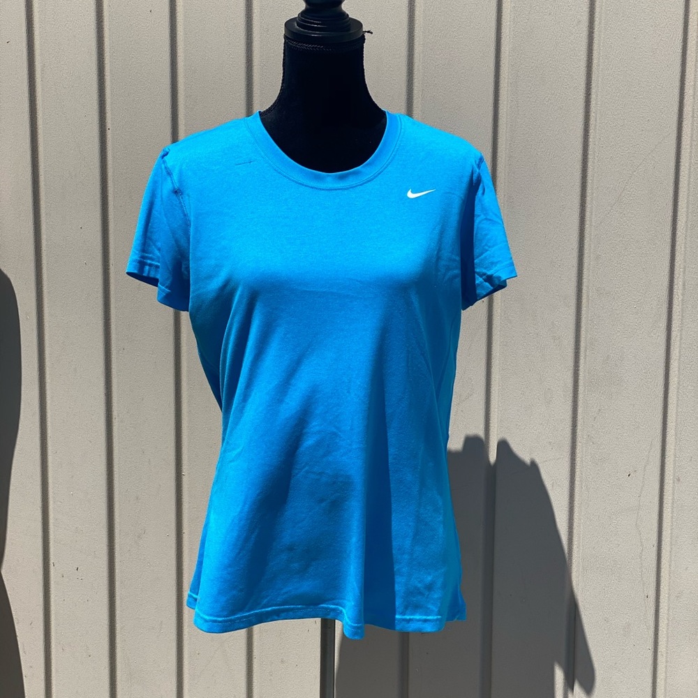 LAST CALL 4/25 Large Blue Nike Dri-Fit Workout T